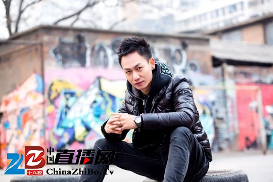 喜剧电影《危笑时刻》将映 王辉:有旋律节奏的画面(图6)