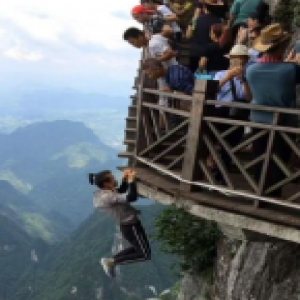 生命代价！极限达人咏宁生前频频无保护高空挑战 坠楼身亡