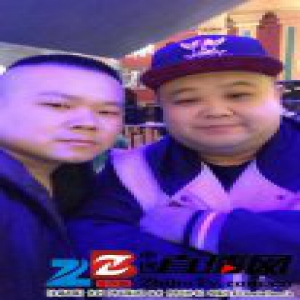 岳云鹏晒与孙越合照cp感十足 逗趣调侃其为：孙爱豆