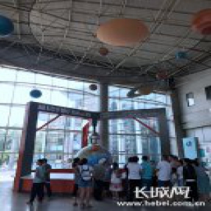 《从星际穿越到慧眼天文卫星》带你探寻黑洞和引力波的故事