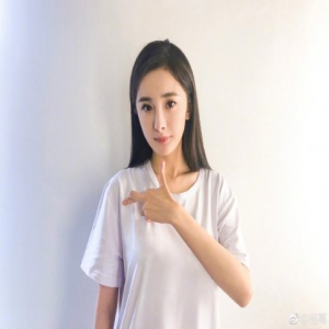 疑似杨幂小号曝光，画风可爱，本尊曾放话小号从不发东西