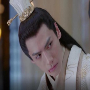 《白发》定档，罗云熙继《香蜜》后再演痴情男配，眼神绝了