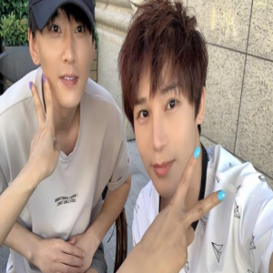 陈奕天微博喊话姜震昊 姜震昊回“叔叔突如其来的合照略显突兀”