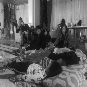 沧州一楼盘延期交房超两年 业主夜宿售楼处