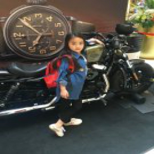 春晚新星张岚茜曝生活照 家庭背景更是娱乐新方向