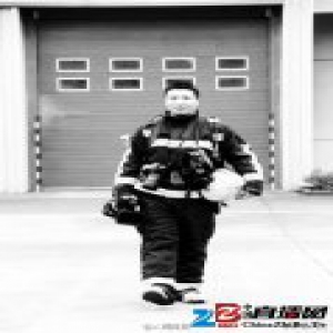 义乌北苑消防战士邹宁浩在救火时光荣牺牲年仅29岁