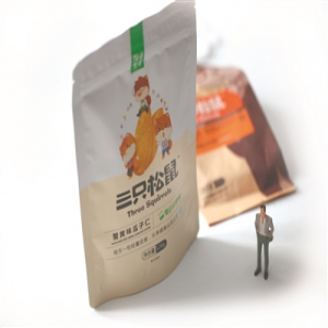 买零食“赠”虫子 “网红零食”亮起食品安全“红灯”