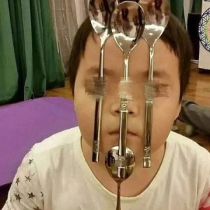 额头“吸”铁勺、蒙眼辨色？醒醒吧，没有这样的“超能力”