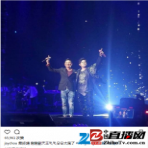 两个时代的天王！刘德华周杰伦同框演唱《忘情水》