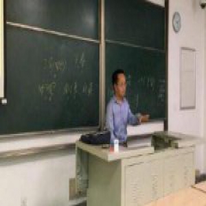 南京教授千里打的上课 打车费“天价”责任心“无价”