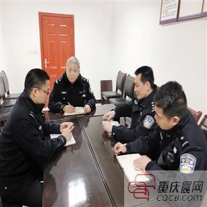 好厉害 80后白发民警会读心 嫌疑人都在他面前认栽