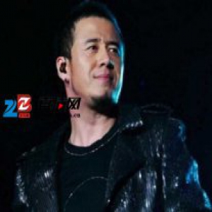 杨坤被私生饭骚扰发飙 三个月每天蹲点敲门