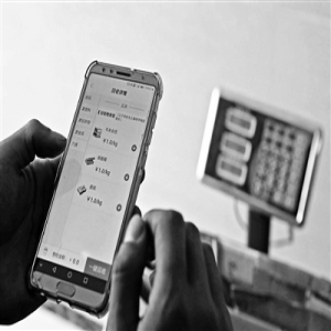 垃圾分类催生网约上门回收员 回收员：比当送餐员更宽松