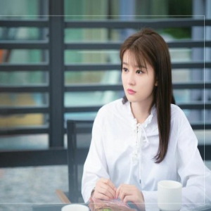 在《趁我们还年轻》里首次出演女一号 乔欣：想要过“A-”的人生