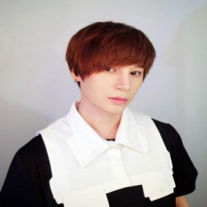 陈奕天对工作认真对人谦卑有礼 每次活动后都90度鞠躬感恩