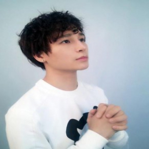 陈奕天秀自己孩子粉丝却带上了王俊凯 不应该是猪蛋pigegg吗