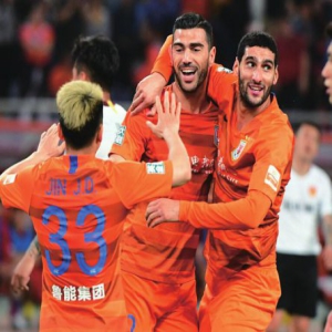 谁无暴风骤雨时 守得云开见月明