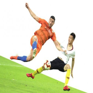 佩莱梅开二度并列射手榜榜首 鲁能用胜利迎接亚冠生死战