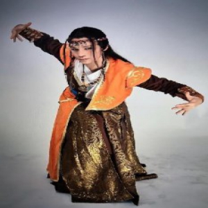 陈奕天新电影《皇家龙虎豹》定档5月7日 演魔术团成员