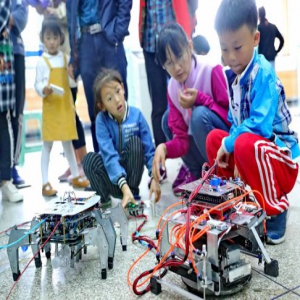 河北秦皇岛：走进实验室 “零距离”感受科技成果