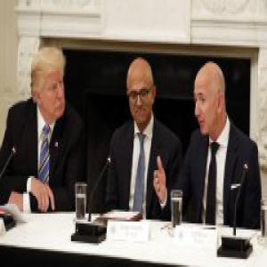 特朗普再抨击贝佐斯 称亚马逊有巨大反垄断问题