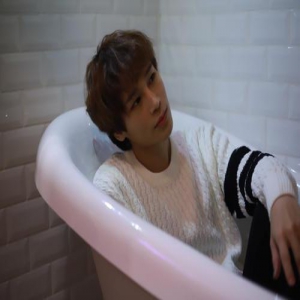 陈奕天能说会变能唱会跳！不足之处就是就是太二太单纯