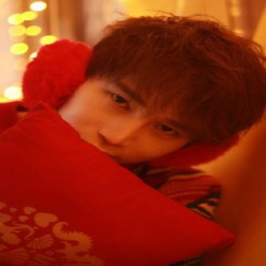 陈奕天称过年就是在家让妈妈看着 这么孝顺真让人喜欢