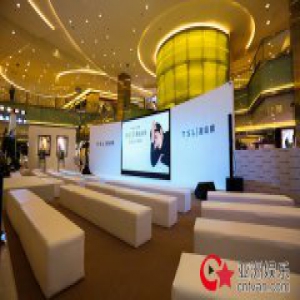 非凡工艺，潮流演绎，2018TSL| 謝瑞麟携手张彬彬为臻#8226;爱七夕打造满分爱意