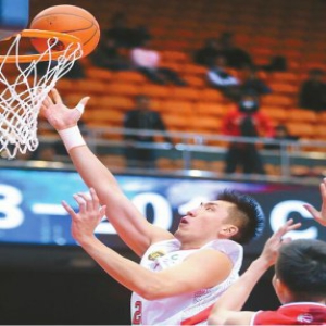 山东男篮主场105：90八一男篮 主场开门红有点不过瘾