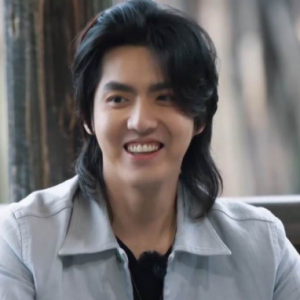 吴亦凡受访回应长胖了：年纪大了 在努力减肥中