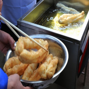 几千人因售炸油条被判刑，冤枉吗？