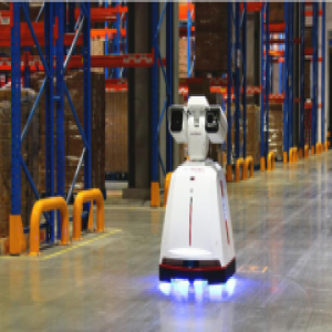 一“人”分饰多角 京东新一代巡检机器人上岗！