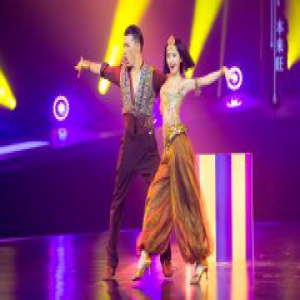 “宿敌”变“盟友” 许魏洲、毛晓彤携手跳拉丁