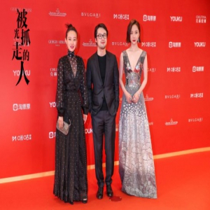 《被光抓走的人》剧组红毯首秀