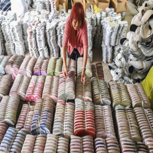 河北永清：手工布鞋俏市场