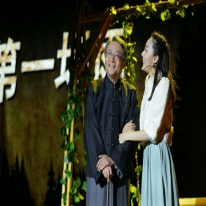 《新喜剧之王》爆红后鄂靖文登话剧舞台