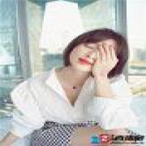 张俪高马尾少女装亮相环球新锐大赏