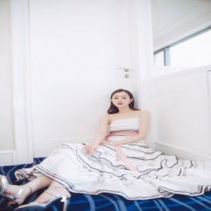 宋轶柔美亮相《创业时代》发布会 新角色大受期待