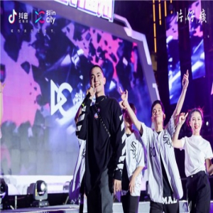 李昃佑现场吸粉场面火爆