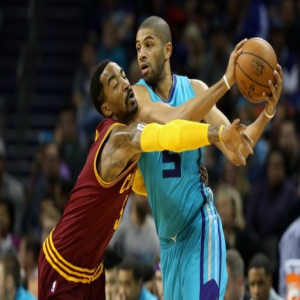 不可调和！骑士JR离队 JR在接受媒体采访时声称骑士在摆烂