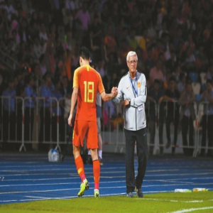 有诸多无奈和遗憾！主场告别战里皮还是演砸了