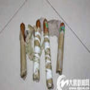 小伙身缠“炸弹”要与女友同归于尽 不想竟是...
