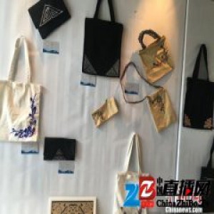 “云朵上”的羌族绣师：当老传统碰撞新时尚