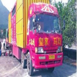 高速拦下三辆未年检车 车后“乘客”吓坏交警