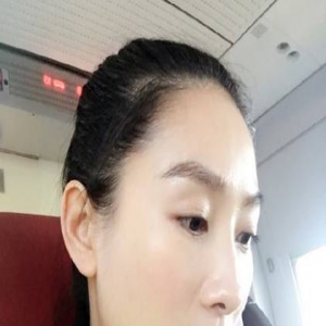 陶昕然与女儿小别离难过落泪 网友：太理解这种心情