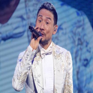唱到深情就变表情包？张学友演唱会大秀“演技”