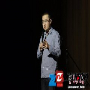 脱口秀演员石老板：喜剧是无痛的伤害 化解负面情绪