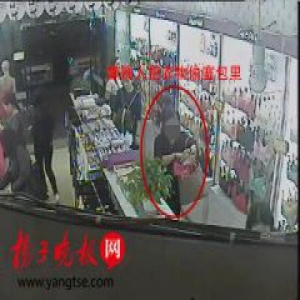 换季缺新衣咋整？她们组团“逛街”偷衣服，连内衣都不放过