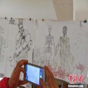医学和艺术相碰撞 甘肃医学生亲手绘制解剖图