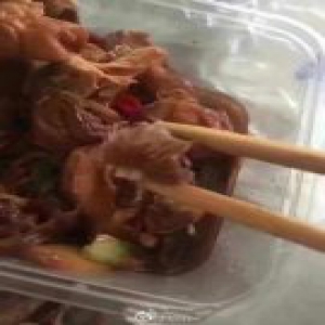 男子吃出带牙黄焖鸡续:"老鼠头"经检测实为鸡肉
